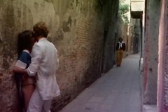 Муж наблюдает, как жена трахается с другим на причале