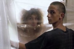 Озабоченная девушка показывает сиськи мужику и пацану